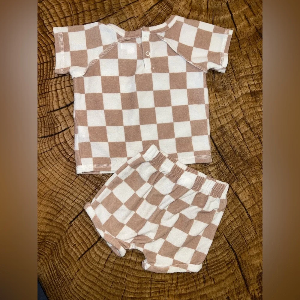 ‼️NWOT: Grayson Mini Checked Matching Short Set - 0-3M - Picture 2 of 3